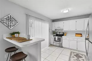 7608 Willow Park Dr, Temple Terrace, FL 33637 - Photo 11