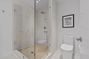 1020 Sunset Point Rd, Clearwater, FL 33755 - Photo 17