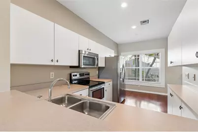 18529 Pebble Lake Court, Tampa, FL 33647 - Photo 9