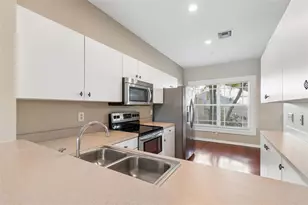 18529 Pebble Lake Ct, Tampa, FL 33647 - Photo 9