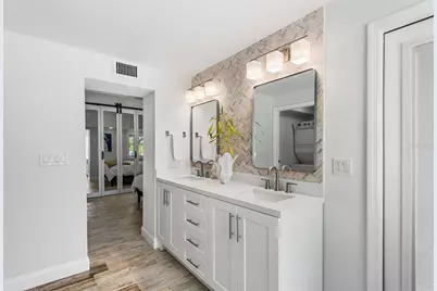14024 N Bayshore Drive, Madeira Beach, FL 33708 - Photo 25