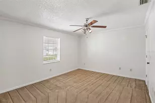6704 Hickorywood Ln, New Port Richey, FL 34653 - Photo 11