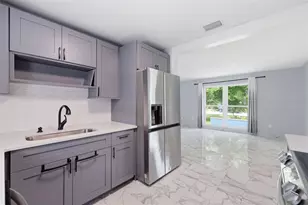 3230 51st St N, Saint Petersburg, FL 33710 - Photo 13