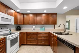 2034 Hawkhurst Cir, Sun City Center, FL 33573 - Photo 19