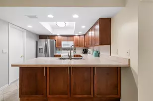 2034 Hawkhurst Cir, Sun City Center, FL 33573 - Photo 17