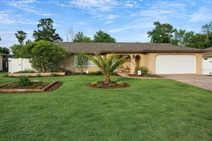 5046 Kenmore St, Spring Hill, FL 34608 - Photo 3