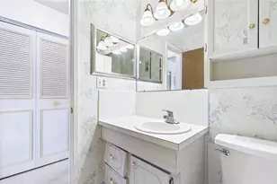 6025 Shore Blvd S, Gulfport, FL 33707 - Photo 17