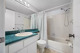 12424 Capri Cir N, Treasure Island, FL 33706 - Photo 9