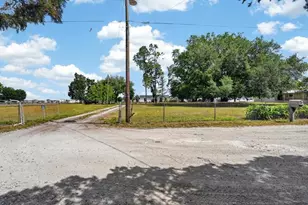 37327 Stanford Ave, Zephyrhills, FL 33541 - Photo 51