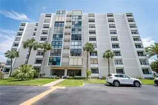 855 Bayway Blvd, Clearwater Beach, FL 33767 - Photo 7