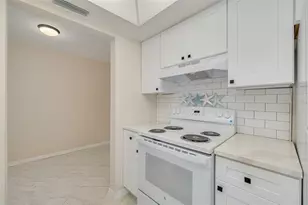 250 126th Ave, Treasure Island, FL 33706 - Photo 11