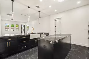 105 Garland Ave, Seffner, FL 33584 - Photo 13