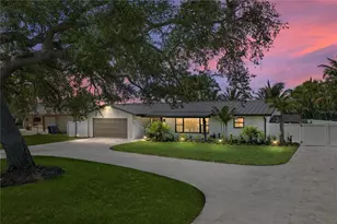 4201 37th St S, Saint Petersburg, FL 33711 - Photo 1