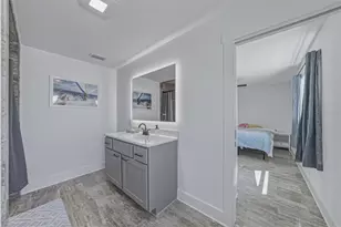 4201 37th St S, Saint Petersburg, FL 33711 - Photo 33