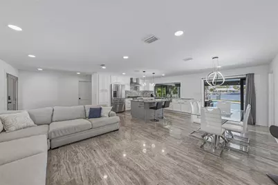 4201 37th Street S, Saint Petersburg, FL 33711 - Photo 9