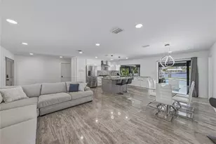 4201 37th St S, Saint Petersburg, FL 33711 - Photo 9