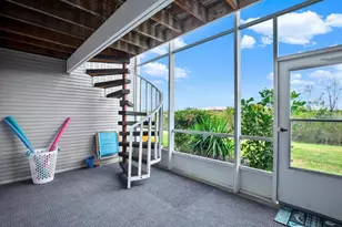 9472 Tara Cay Ct, Seminole, FL 33776 - Photo 27
