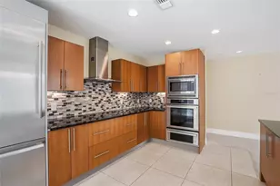 175 1st St S, Saint Petersburg, FL 33701 - Photo 5