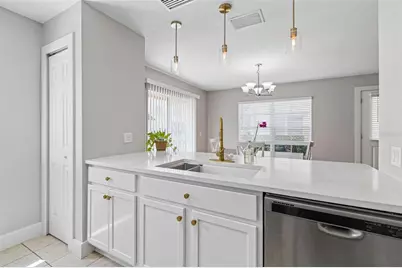 3863 Island Way, Saint Petersburg, FL 33705 - Photo 15