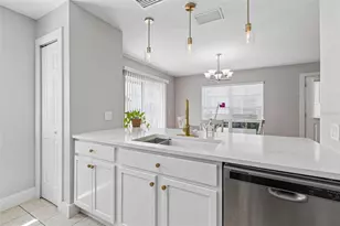 3863 Island Way, Saint Petersburg, FL 33705 - Photo 15