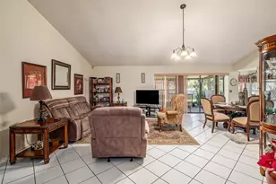 1606 Dusty Rose Ln, Brandon, FL 33510 - Photo 5