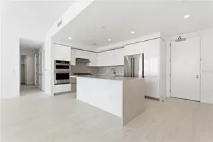 400 Central Ave, Saint Petersburg, FL 33701 - Photo 13
