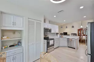 827 McCallister Ave, Sun City Center, FL 33573 - Photo 9
