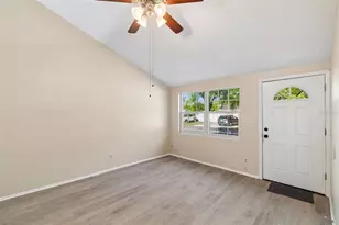 8804 Briar Hollow Ct, Tampa, FL 33634 - Photo 7