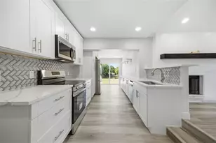 13615 Garris Dr, Hudson, FL 34667 - Photo 9