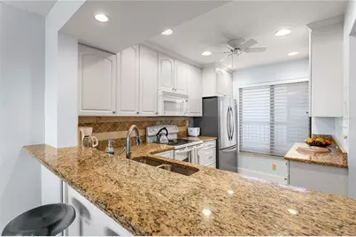 6104 Palma Del Mar Boulevard S #210, Saint Petersburg, FL 33715 - Photo 17