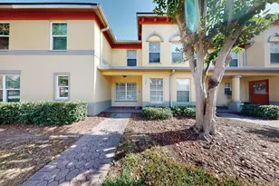 176 Coquina Bay Dr Dr, Saint Petersburg, FL 33705 - Photo 1
