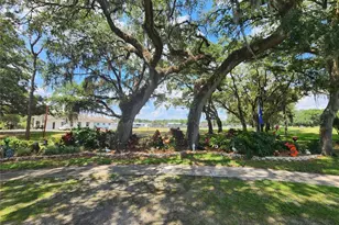37251 Lois Ave, Zephyrhills, FL 33542 - Photo 57
