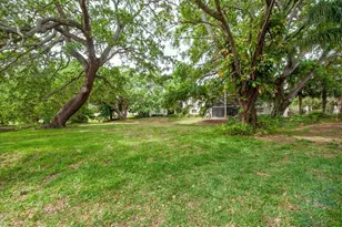 845 Maple Ct, Dunedin, FL 34698 - Photo 23