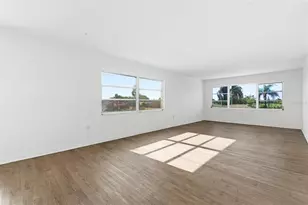 8950 Park Blvd, Seminole, FL 33777 - Photo 13
