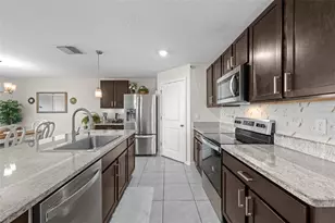 16742 Sunburst Lake St, Wimauma, FL 33598 - Photo 7
