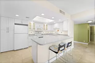220 Belleview Blvd, Belleair, FL 33756 - Photo 9