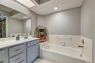 8352 Meadowbrook Dr, Seminole, FL 33777 - Photo 27