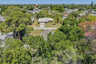 1124 Danny Dr, Sarasota, FL 34243 - Photo 43