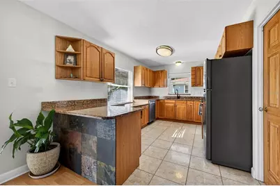 233 NW Madison Circle N, Saint Petersburg, FL 33702 - Photo 5