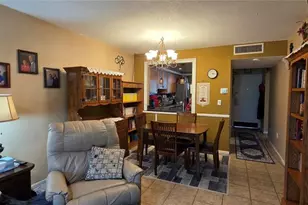 2117 Lakewood Club Dr S, Saint Petersburg, FL 33712 - Photo 11