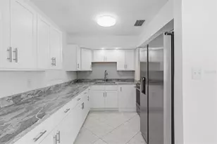 721 Bayshore Dr, Tarpon Springs, FL 34689 - Photo 15