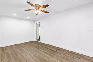 110 NE Monroe Cir N, Saint Petersburg, FL 33702 - Photo 19