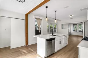 1924 3rd St S, Saint Petersburg, FL 33705 - Photo 17