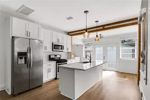 1924 3rd St S, Saint Petersburg, FL 33705 - Photo 13