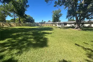 1507 Meadowridge Dr, Valrico, FL 33596 - Photo 3