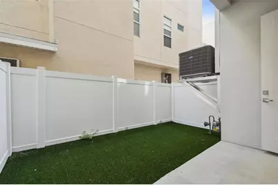 370 6th Street S, Saint Petersburg, FL 33701 - Photo 27