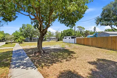 4716 Iris Street N, Saint Petersburg, FL 33714 - Photo 9