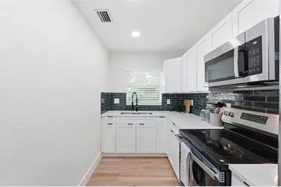 1912 E Hanna Avenue, Tampa, FL 33610 - Photo 9