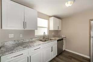 3613 Wisperbreath Ln, Tampa, FL 33619 - Photo 9