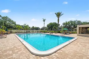 10346 Carrollwood Ln, Tampa, FL 33618 - Photo 23